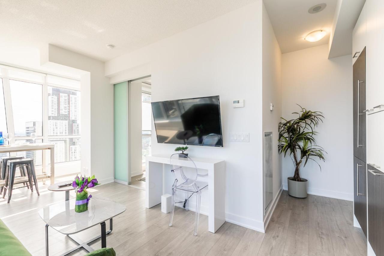 Luxury 2 Bedroom In The Heart Of Entertainment District W/ Cn Tower View Toronto Extérieur photo