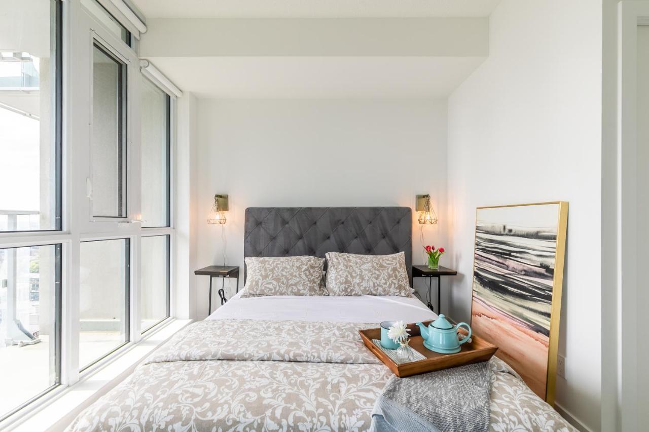 Luxury 2 Bedroom In The Heart Of Entertainment District W/ Cn Tower View Toronto Extérieur photo
