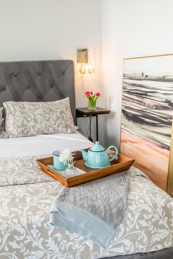 Luxury 2 Bedroom In The Heart Of Entertainment District W/ Cn Tower View Toronto Extérieur photo