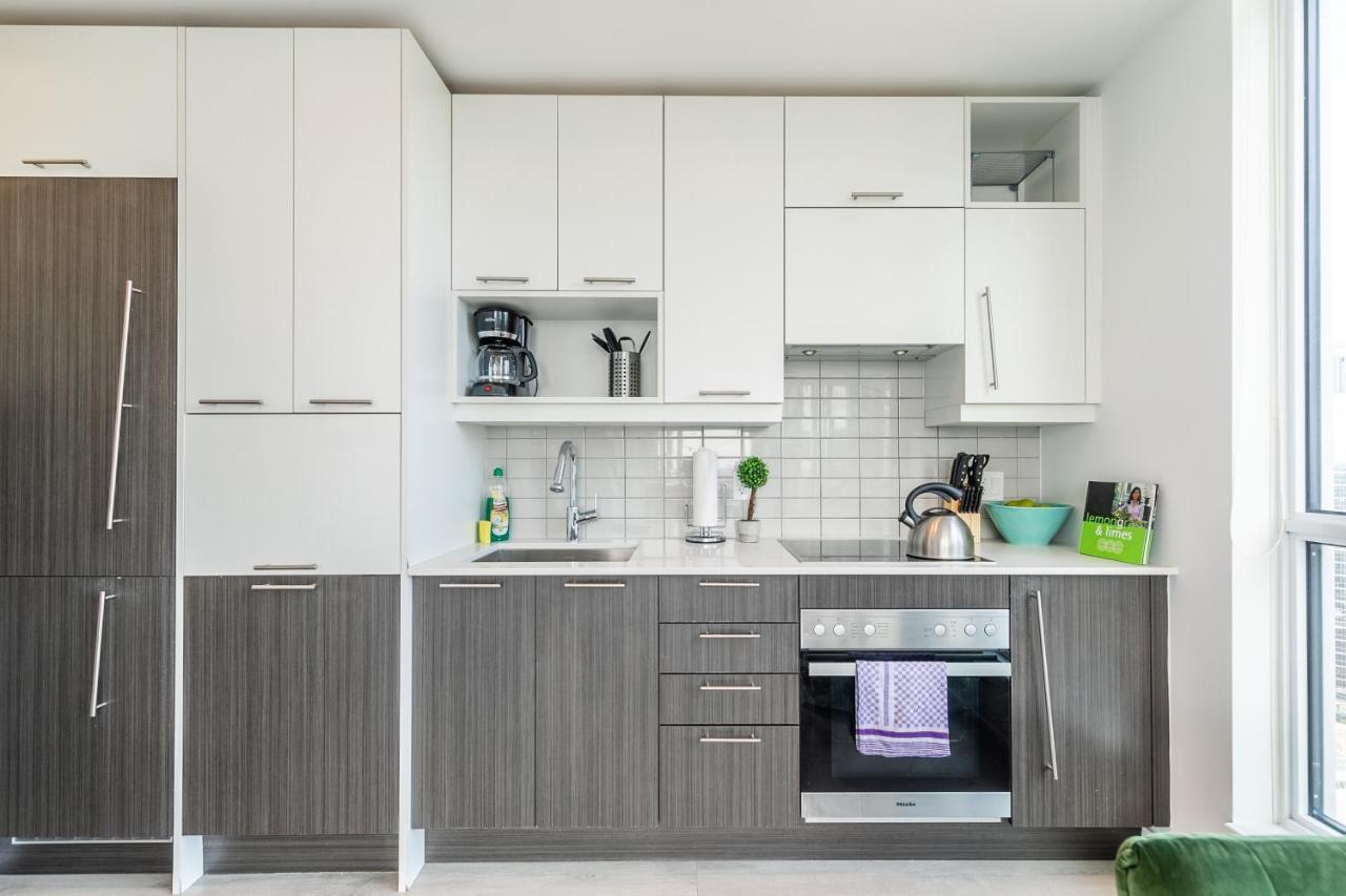 Luxury 2 Bedroom In The Heart Of Entertainment District W/ Cn Tower View Toronto Extérieur photo