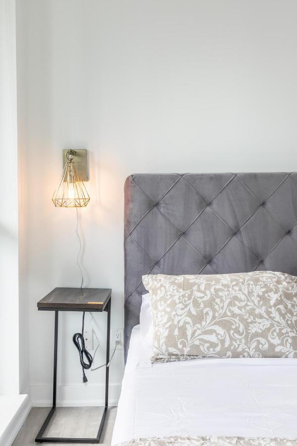 Luxury 2 Bedroom In The Heart Of Entertainment District W/ Cn Tower View Toronto Extérieur photo