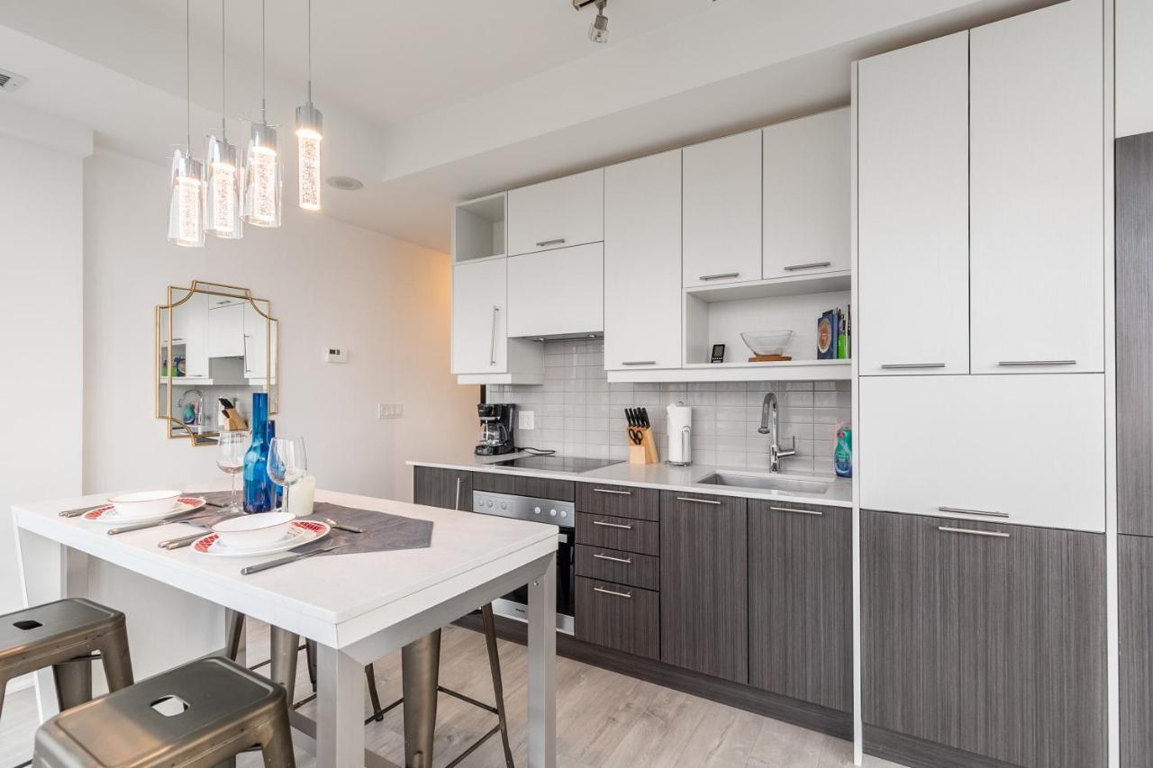 Luxury 2 Bedroom In The Heart Of Entertainment District W/ Cn Tower View Toronto Extérieur photo