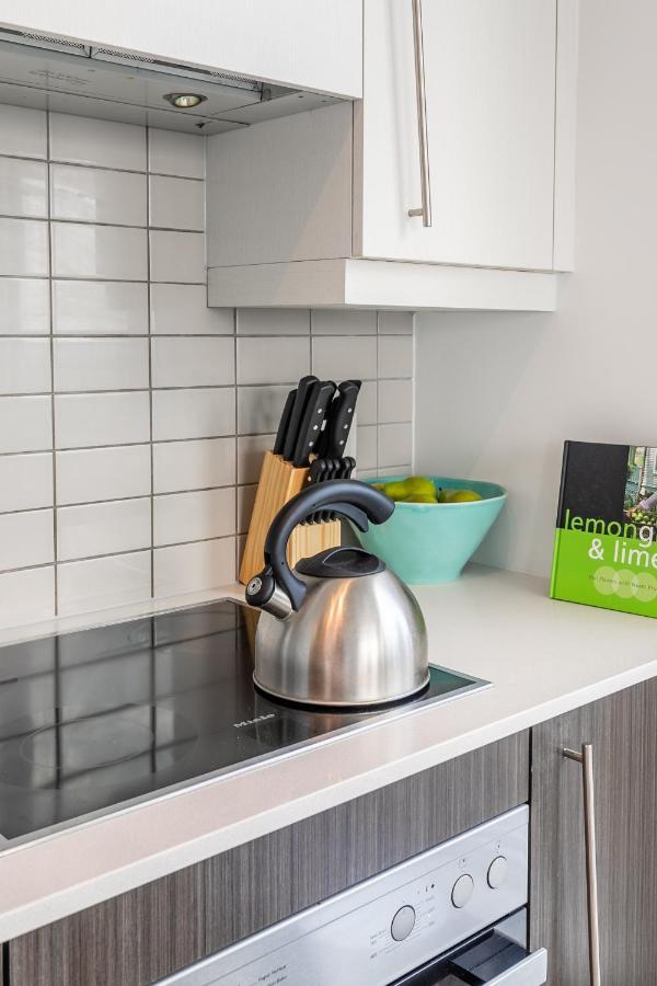 Luxury 2 Bedroom In The Heart Of Entertainment District W/ Cn Tower View Toronto Extérieur photo