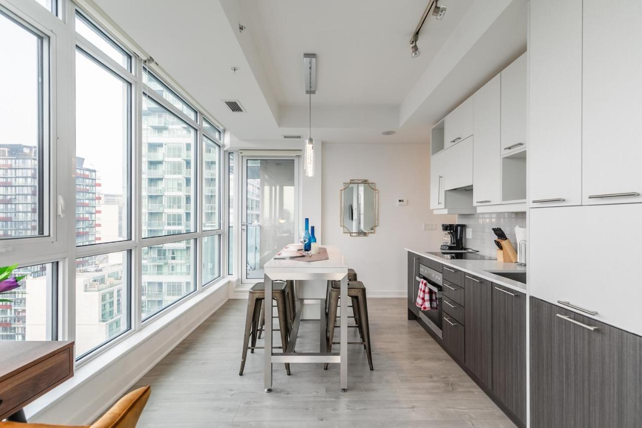 Luxury 2 Bedroom In The Heart Of Entertainment District W/ Cn Tower View Toronto Extérieur photo