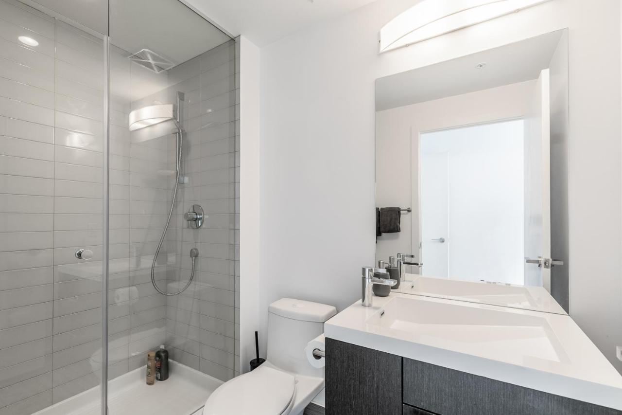 Luxury 2 Bedroom In The Heart Of Entertainment District W/ Cn Tower View Toronto Extérieur photo